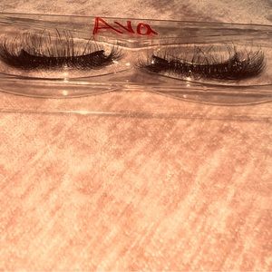 Lashes 15mm handmade long lasting with proper care🩶